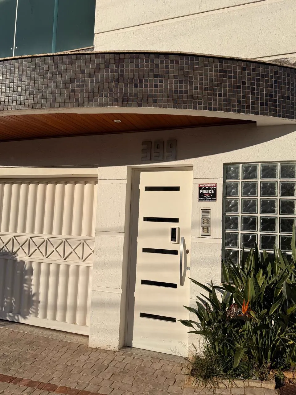 Fachada da clínica Michele Kramer Estética, R. Santa Catarina 399, Uberlândia